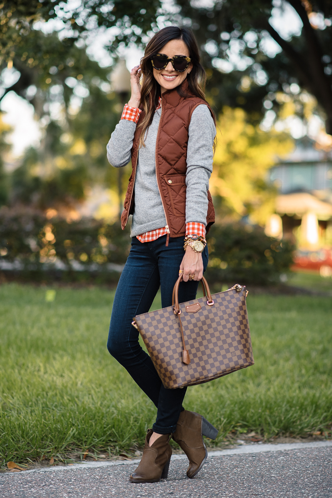 FALL OUTFIT WITH RUSTIC COLORS